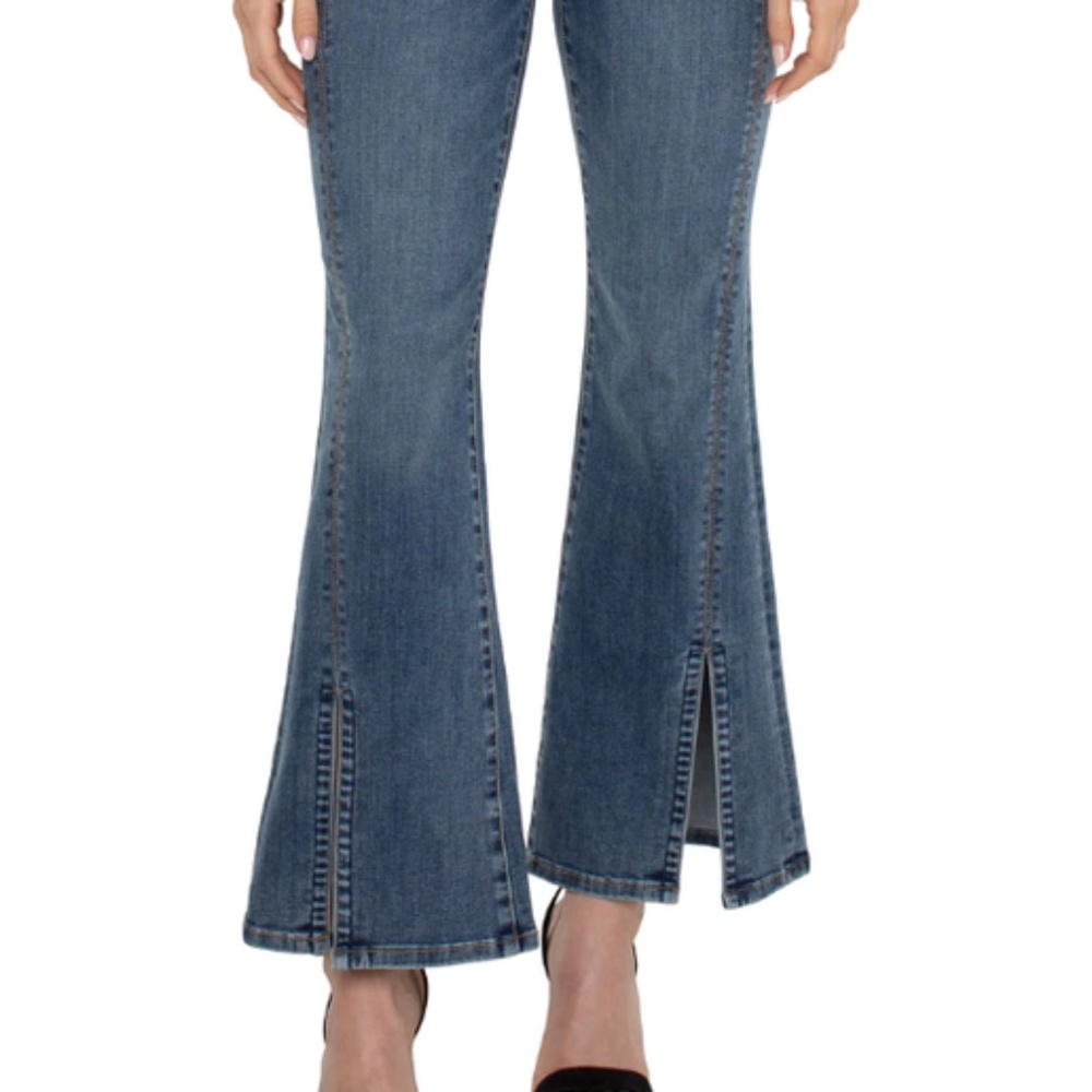NWT Liverpool Hannah Crop Flare with slit